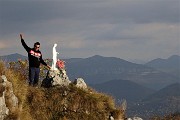In Cornagera (1311 m) ad anello sui sentieri ‘Cornagera�? e ‘Vetta�? il 30 ottobre 2017  - FOTOGALLERY
